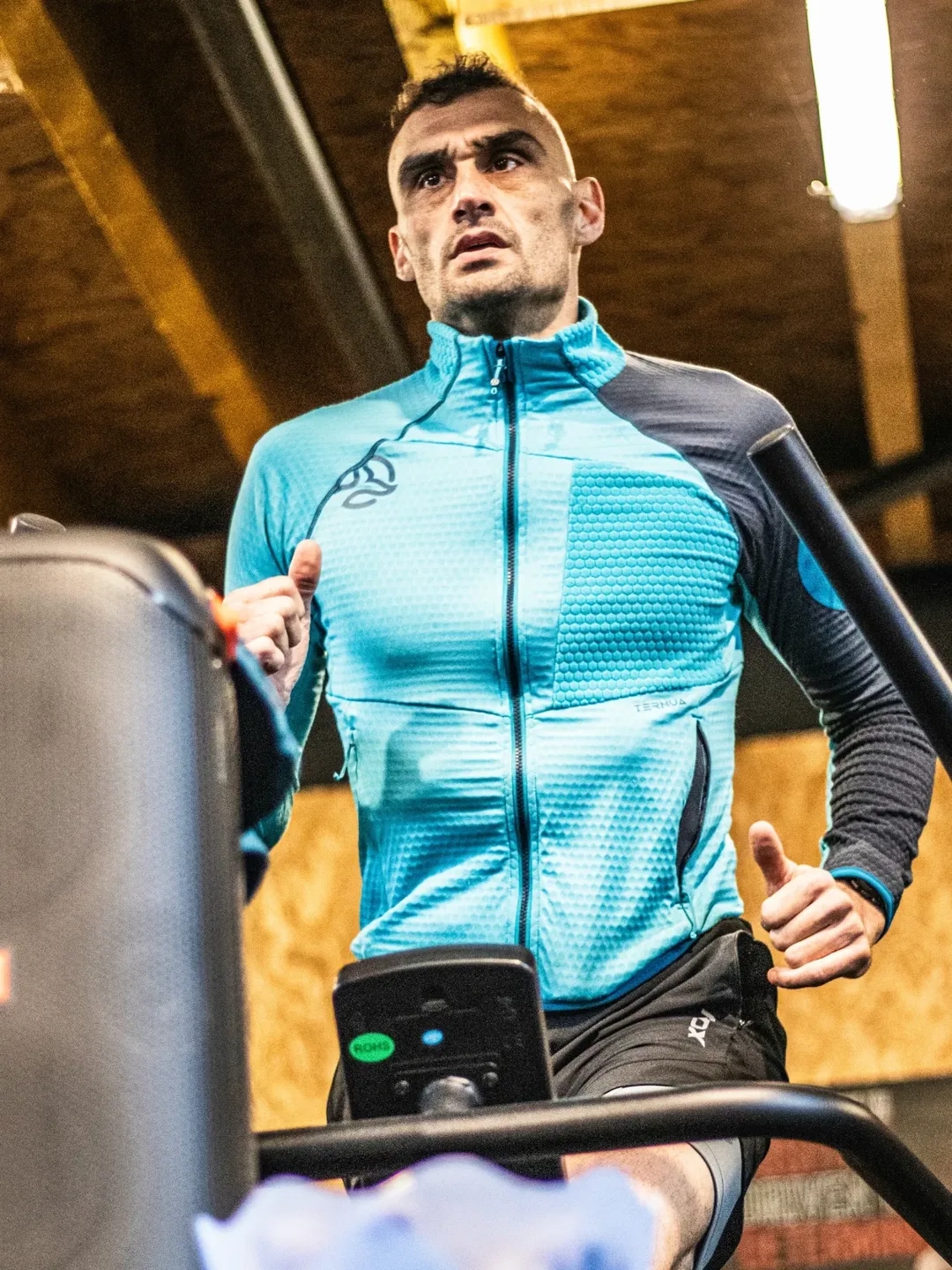 Concentration totale. L’objectif est devant.